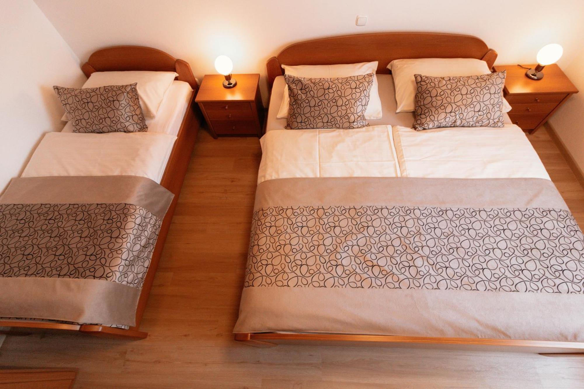 Apartments & Rooms Malej ボーヒニ 部屋 写真